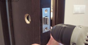 Popravka i zamena kvaka na vratima