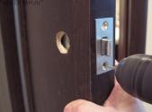 Popravka i zamena kvaka na vratima